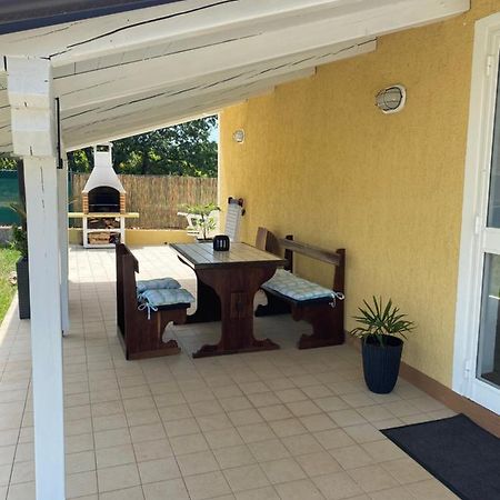 Holiday Home Rosa Gedici ภายนอก รูปภาพ